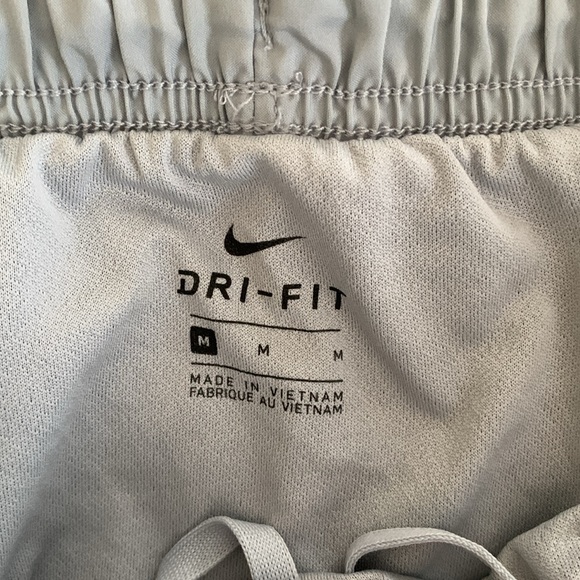 Nike Dri-Fit Grey running shorts - Picture 4 of 7